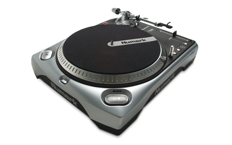 Numark Turntable TT200